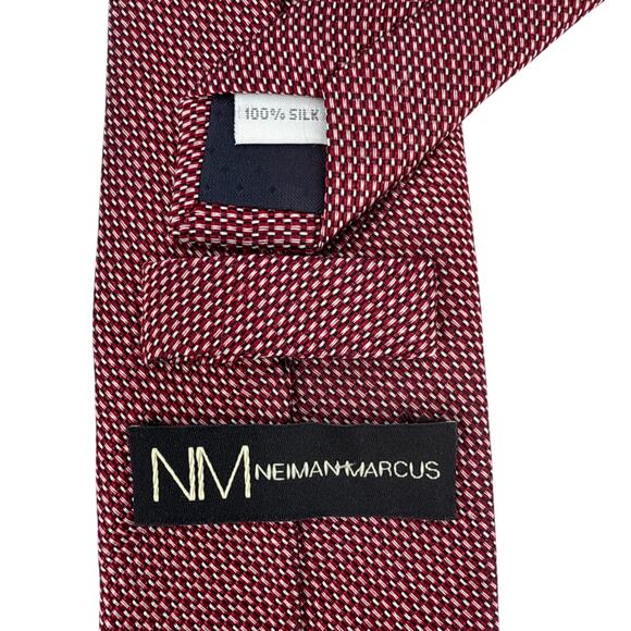 NEIMAN MARCUS Silk Tie in Red - Picture 5 of 7